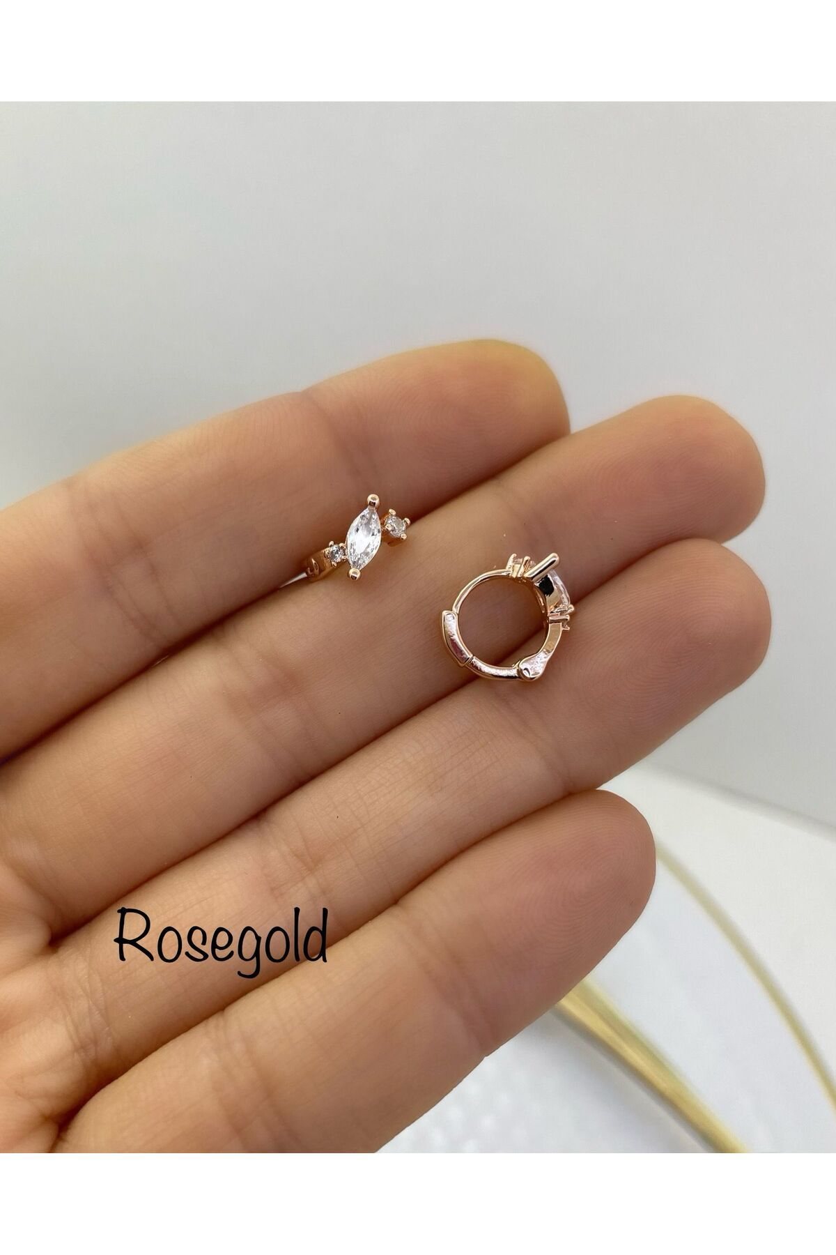 Cerrahi Çelik Zirkon Taşlı Tragus Rook Forward Lobe Helix Kıkırdak Uyumlu Halka Piercing Küpe