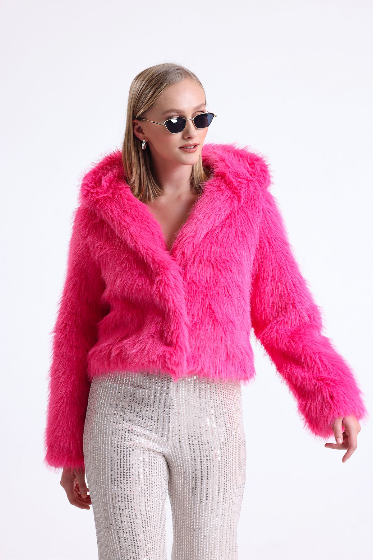 KurkZone WOMEN S DESIGNS CHROP HOODED FUR SHORT COAT CROP Trendyol
