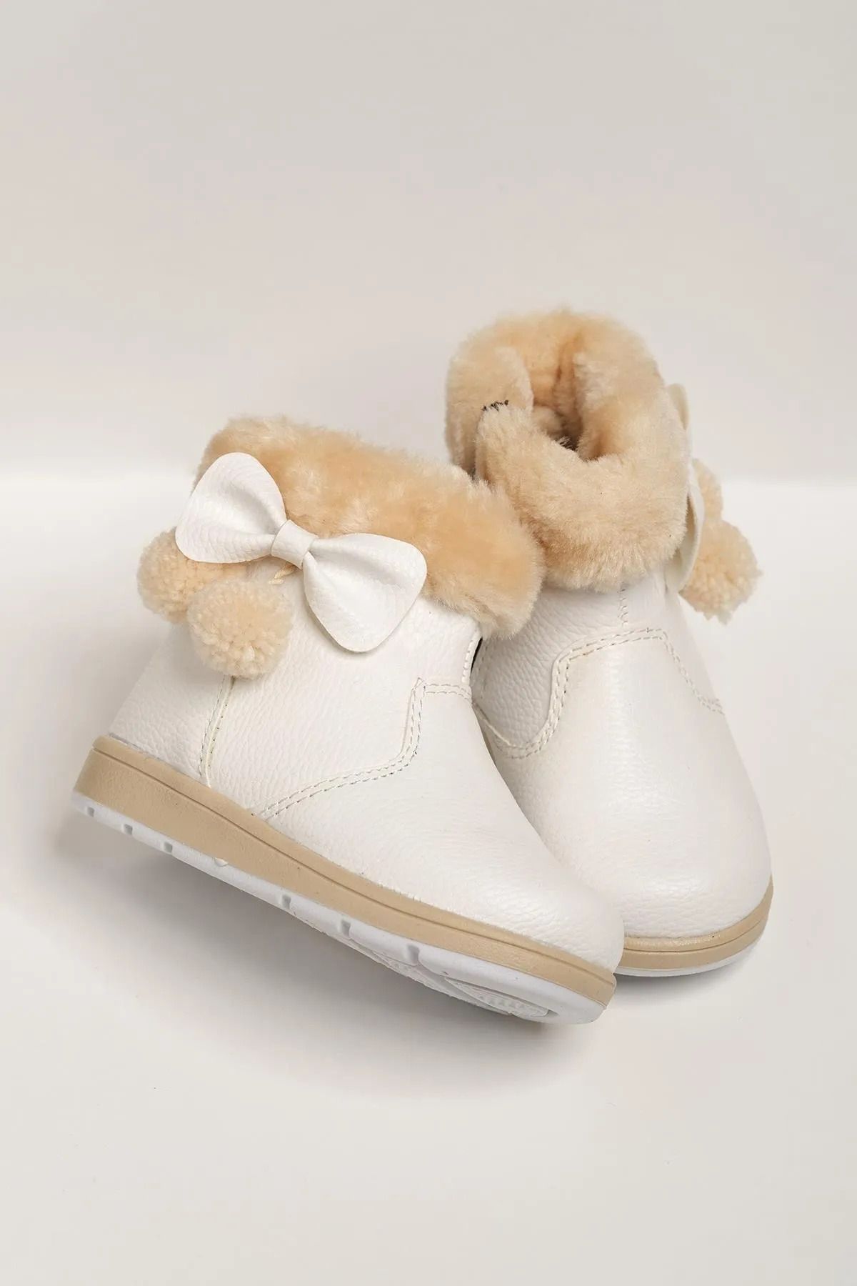 Little girl shop furry boots
