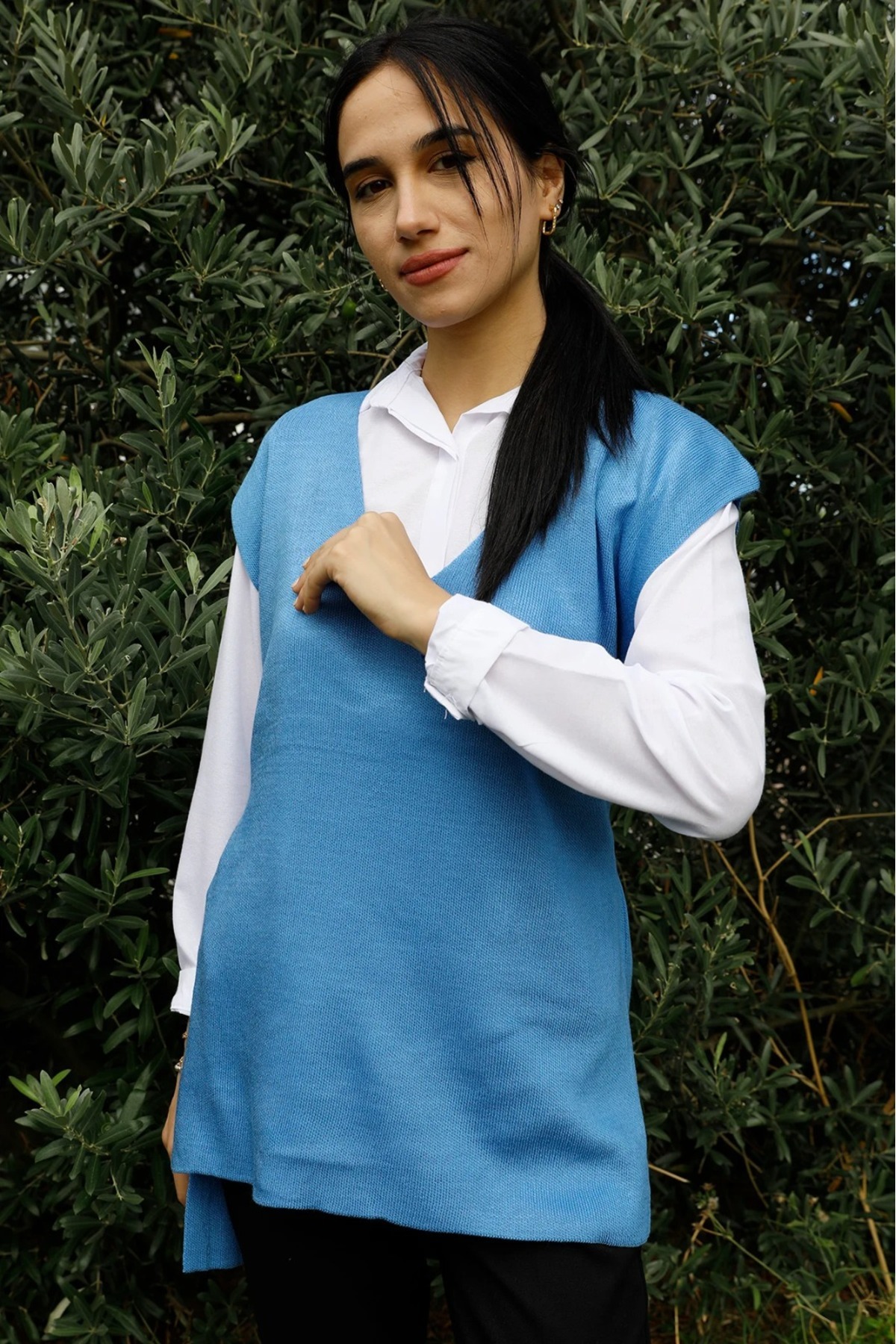 V-Neck Belted Sweater BLUE
