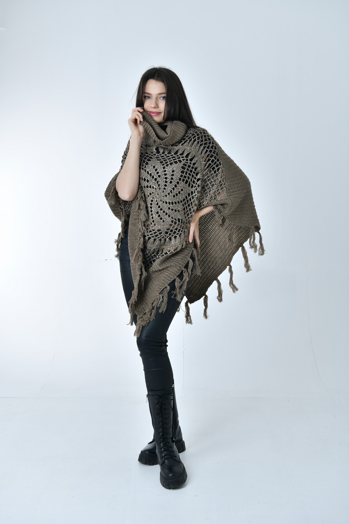 Gezgin tekstil ve aksesuar panço delikli püsküllü