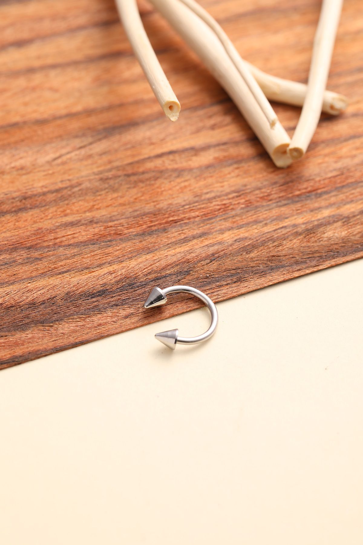 Cerrahi Çelik Ok Uçlu Halka Spike Tasarım Göğüs Meme Ucu Nipple Kaş Piercing Küçük Boy