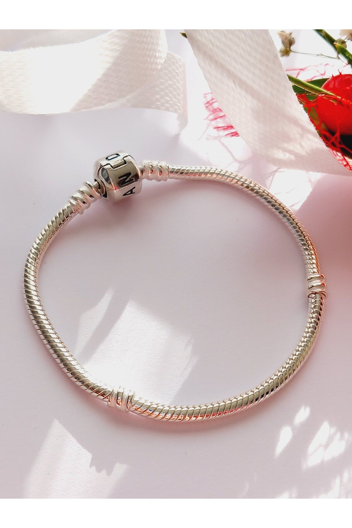 Charm outlet holder bracelet