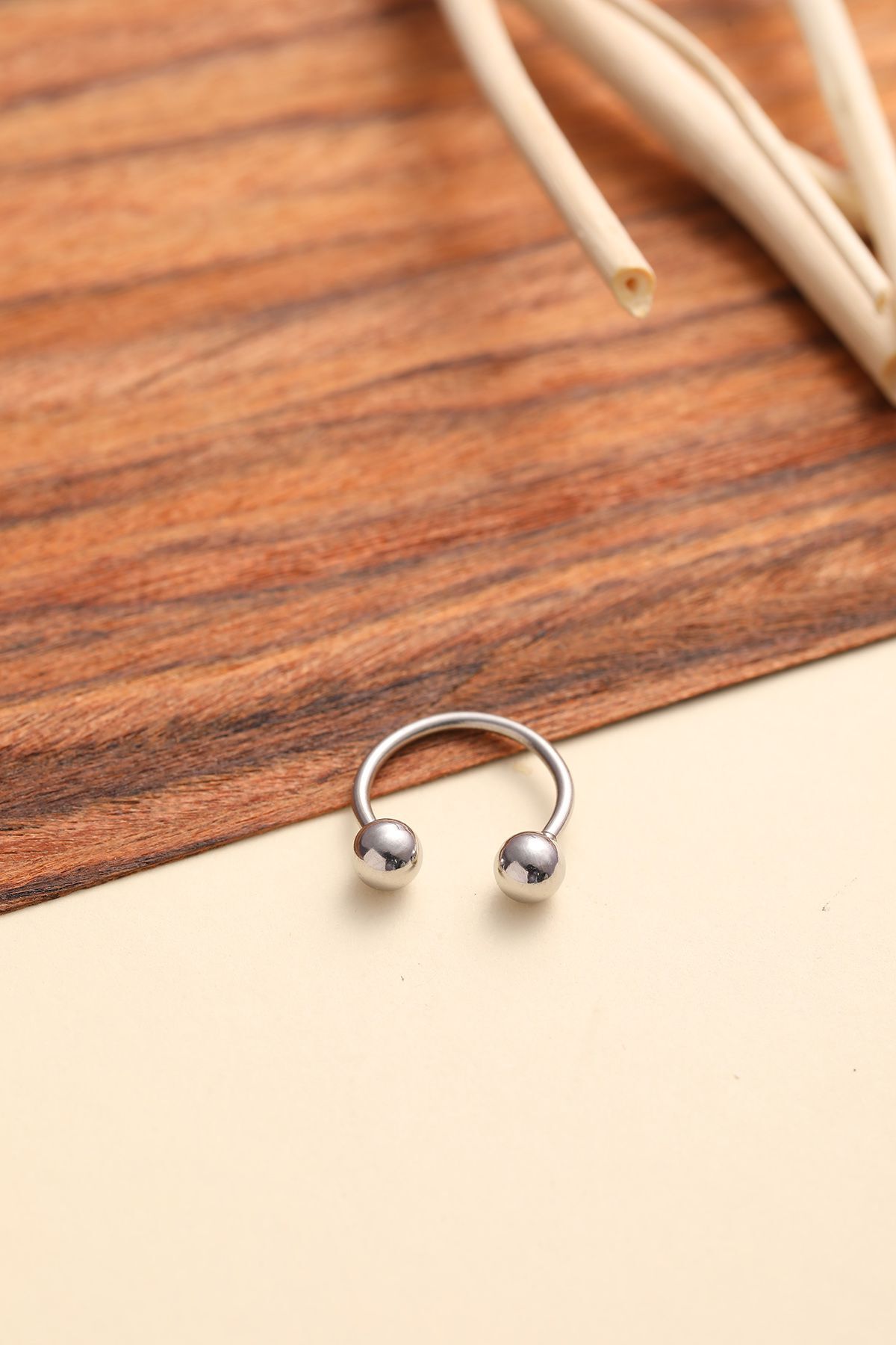 Çelik Halka Top Tasarım Orta Boy Piercing