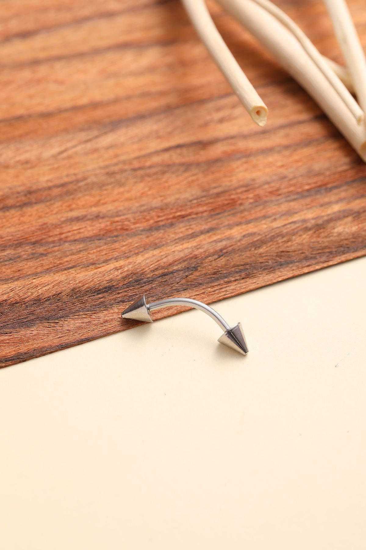 Spike Ok Uç Göğüs Meme Ucu Nipple Kaş Piercing Kulak