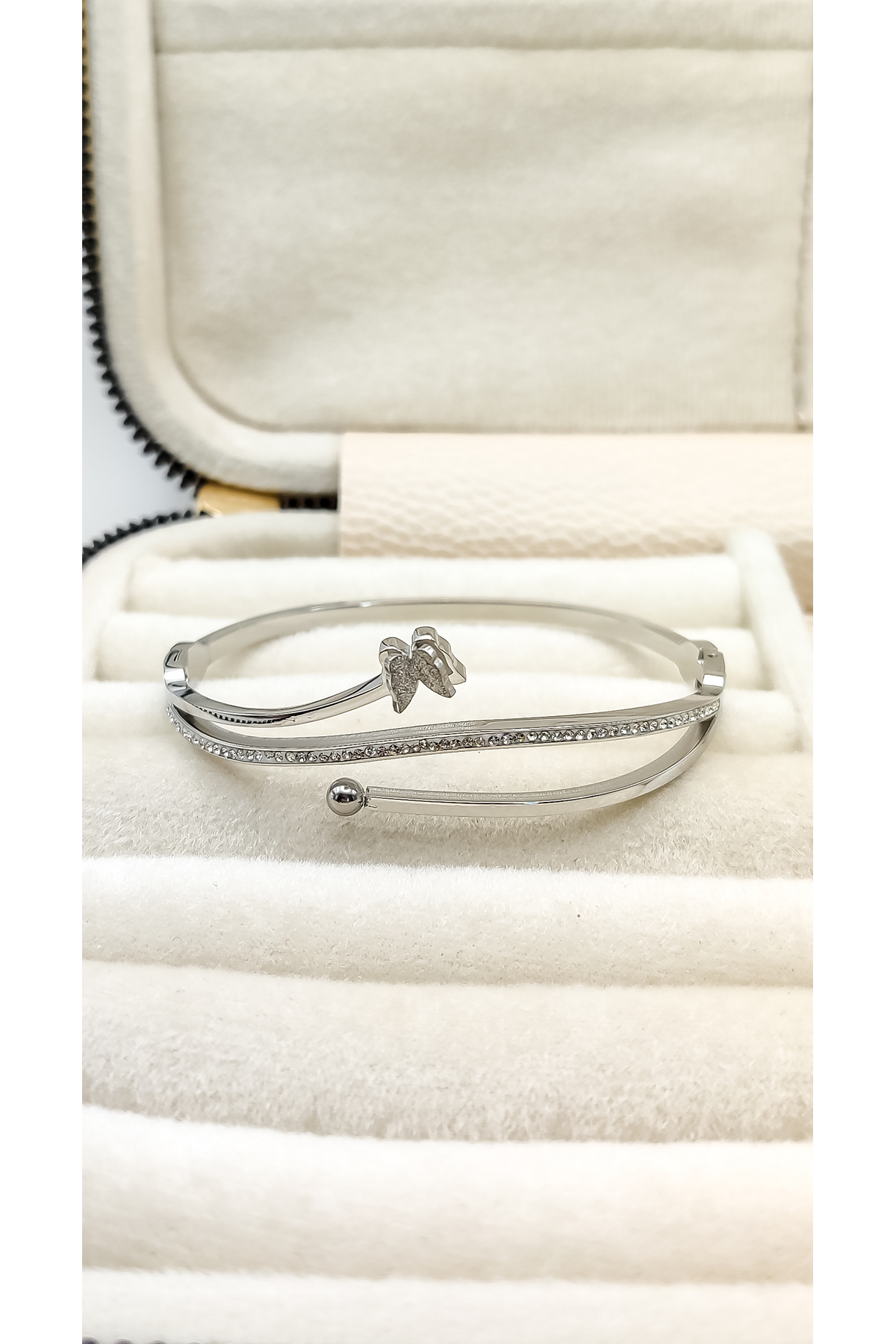 Zirkon Taşlı Kelebek Desenli Çelik Kelepçe Bileklik