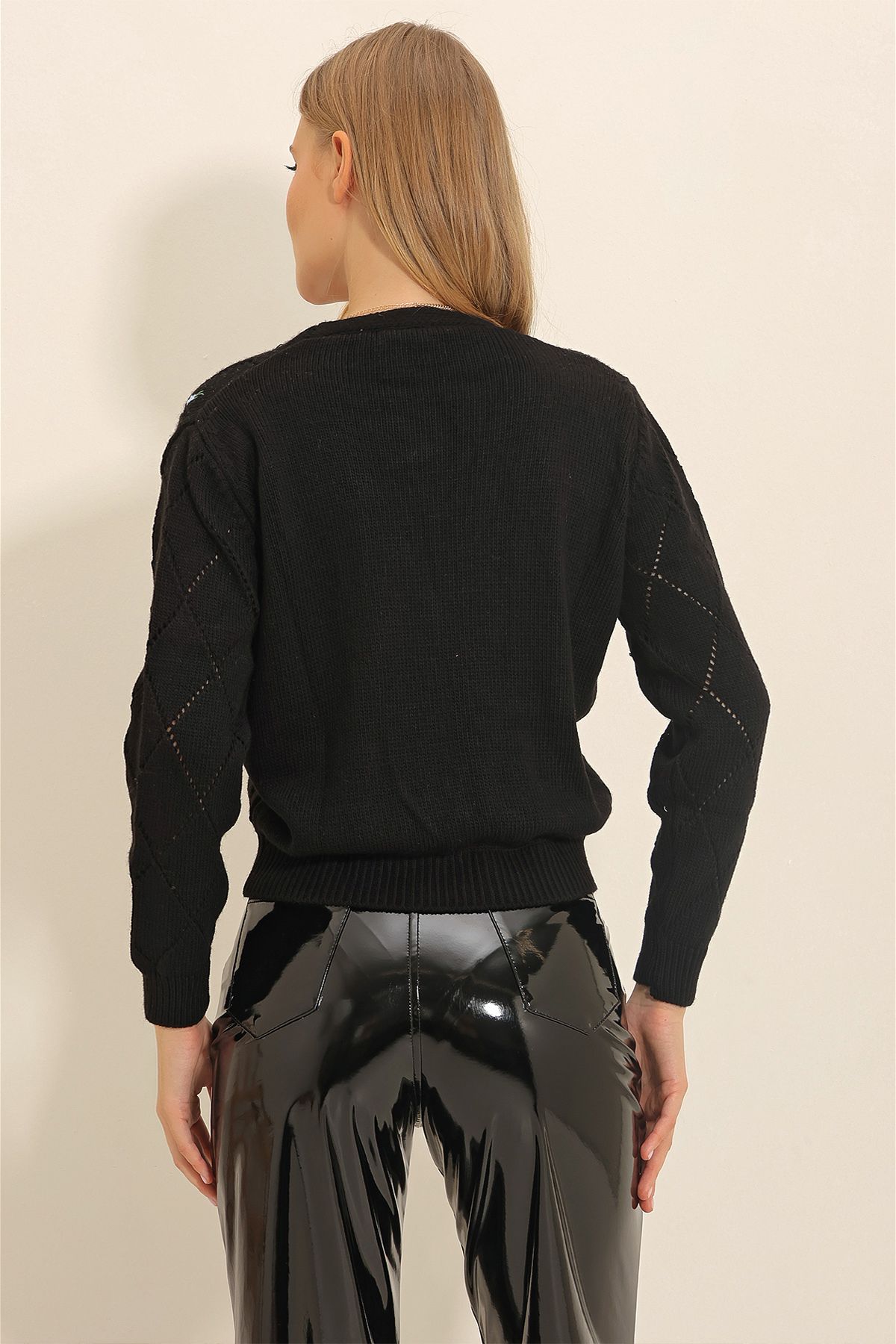 Trend Alaçatı Stili-Dámské černé diamantové vzorované květinové vyšívané pleteniny Cardigan ALC-X8993 5