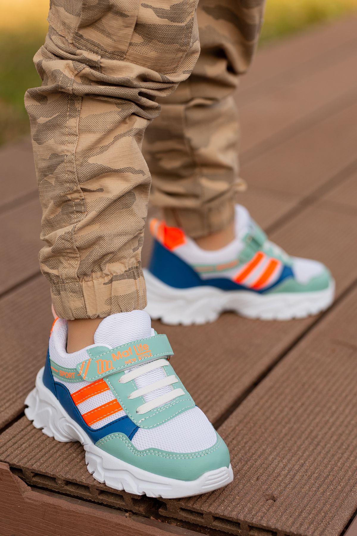 Adidas yung velcro store