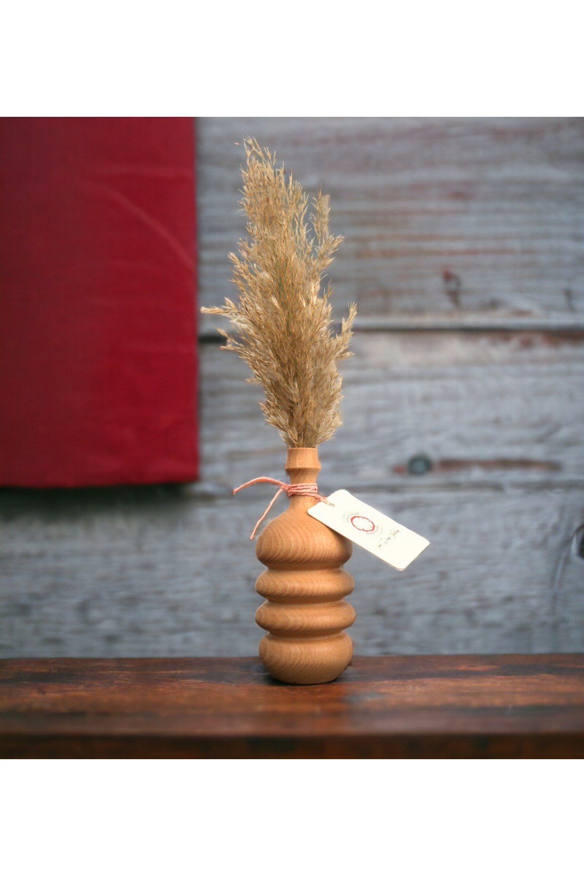 SCANDINAVIAN STYLE WOODEN VASE AND DRIED PAMPAS