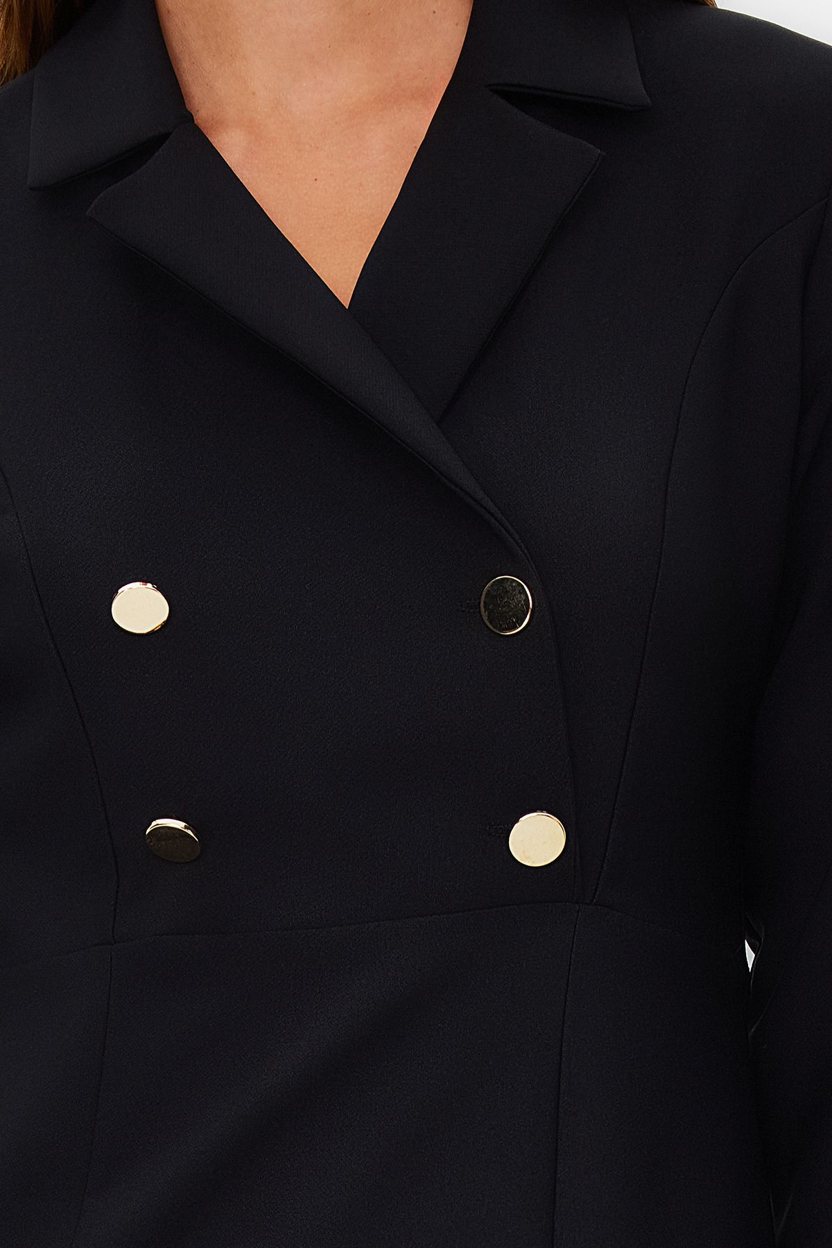 Trendyol Modest-Schwarzes, zweireihiges, gewebtes Kleid mit Kragen und Knöpfen TCTSS24EB00020 4