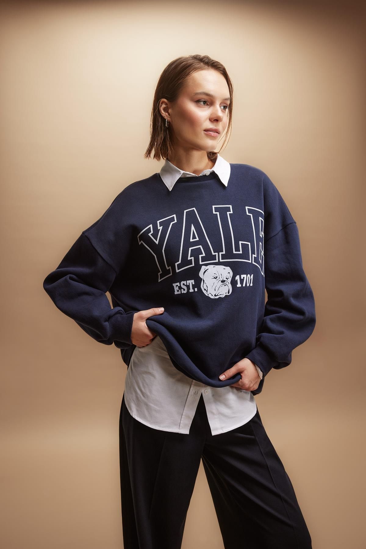 Defacto Yale University Oversize Fit Bisiklet Yaka Kalın Sweatshirt ...