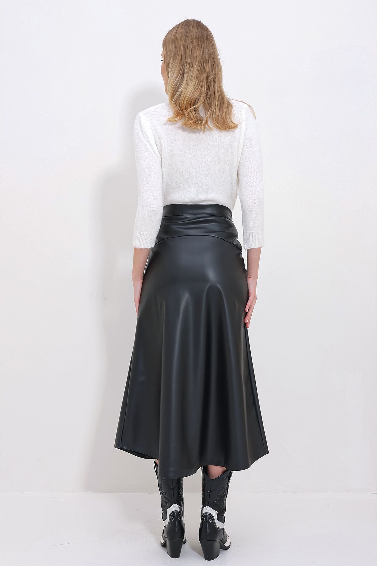 DEEP SLIT FAKE LEATHER SKIRT - スカート