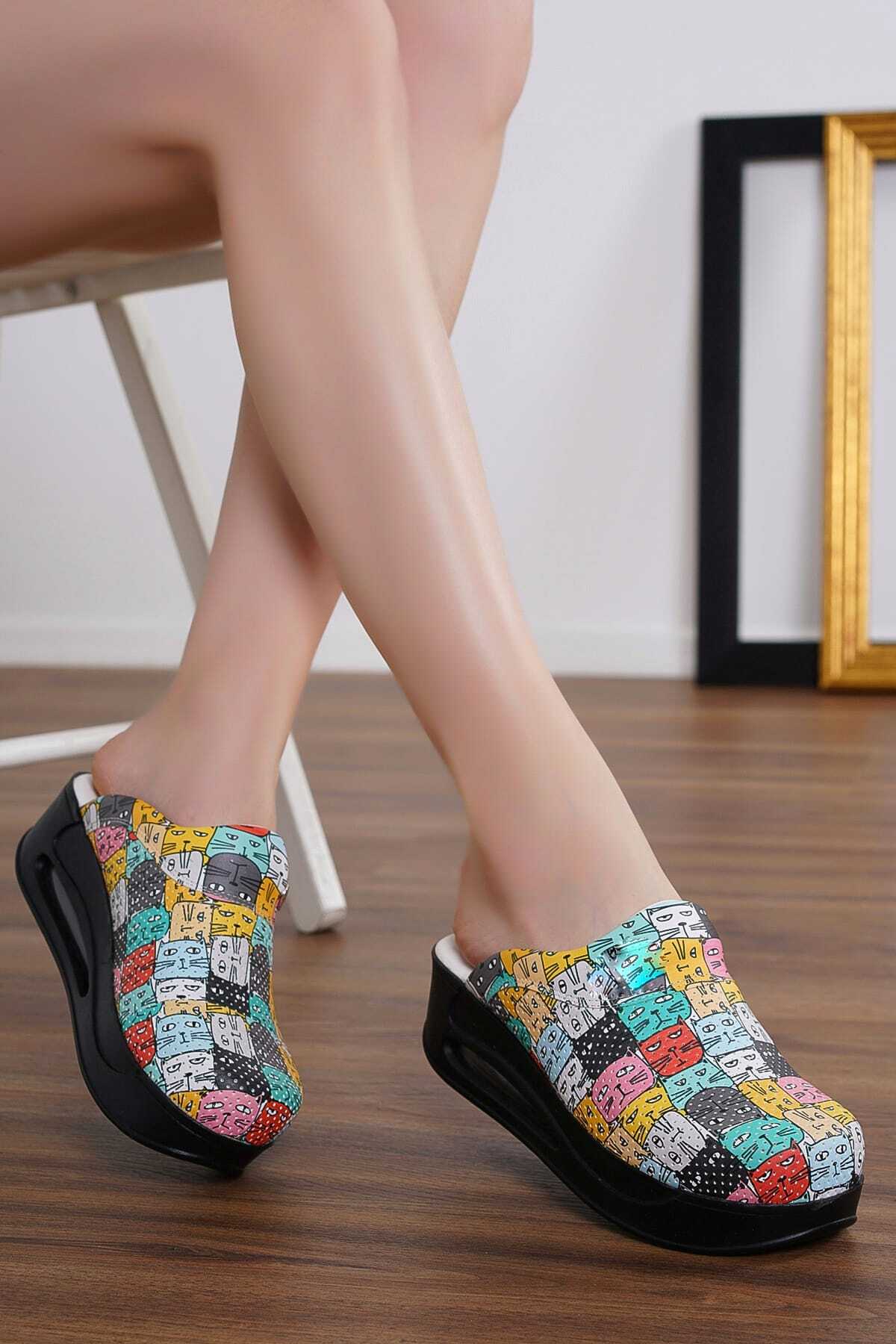  دمپایی طبی زنانه ایر مکس مدل Cats طرح گربه‌های رنگارنگ، کاملاً ارتوپدی، مناسب برای بیمارستان، پزشک، پرستار، سرآشپز