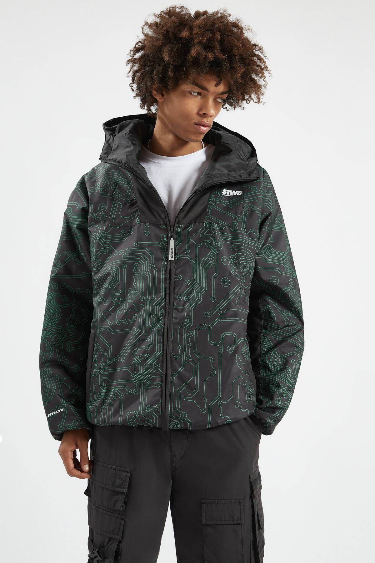Pull Bear Erkek Beyaz Karanlikta Parlayan Ceket 09710523 Trendyol