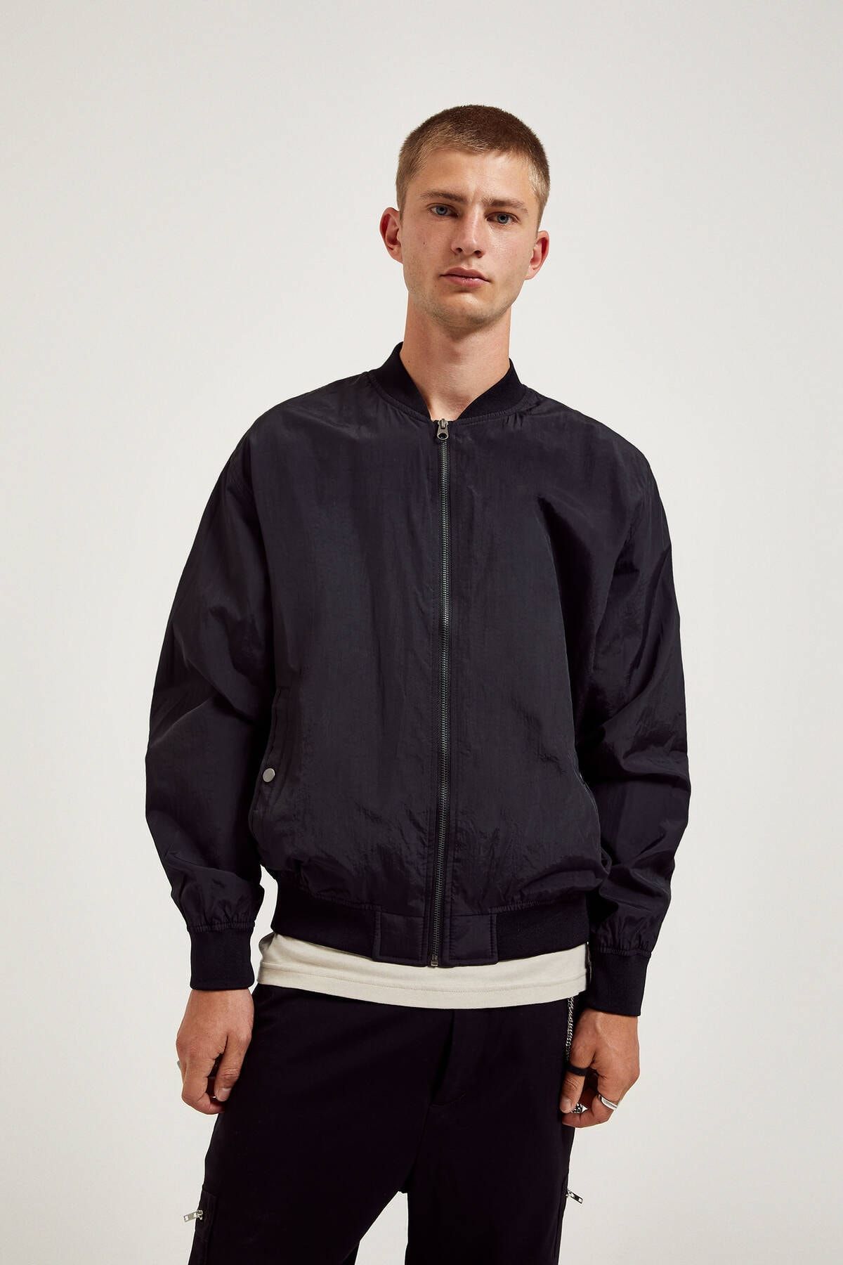 Pull Bear Erkek Siyah Citcitli Cepli Dokulu Bomber Ceket 05713539 Trendyol