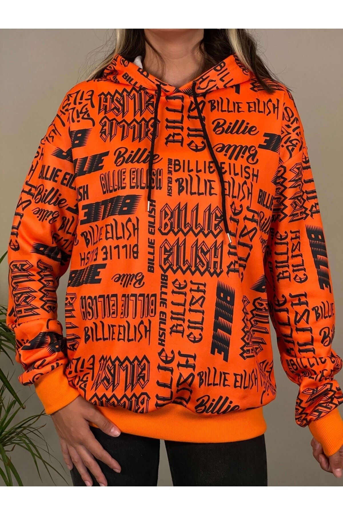 turuncu billie eilish sweatshirt