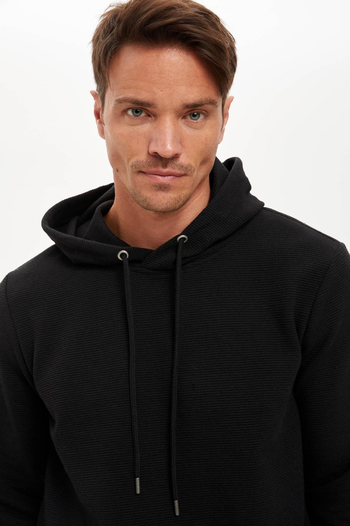 Defacto Erkek Black Red Kapusonlu Regular Fit Basic Sweatshirt R2622az20au Trendyol
