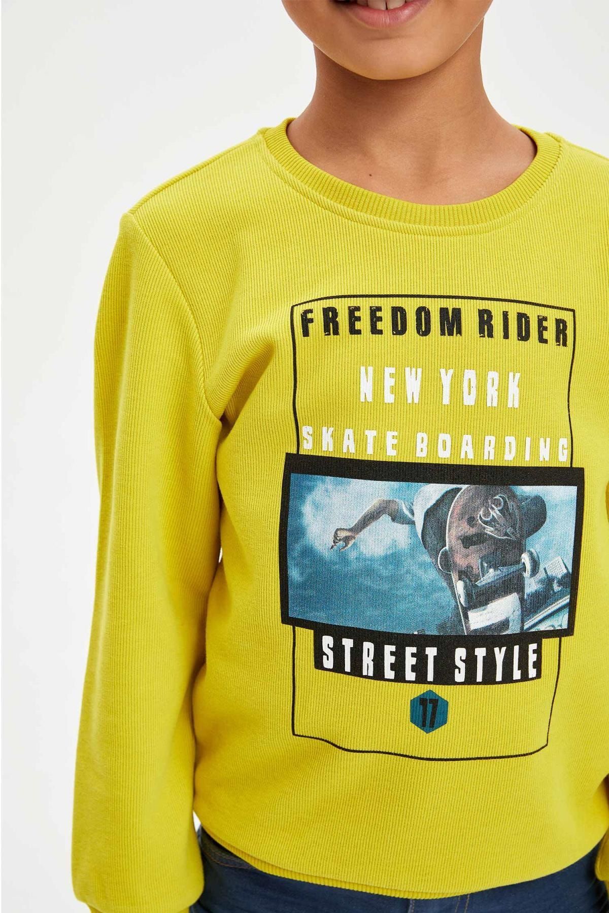 DeFacto Erkek Çocuk Hologram Baskılı Sweatshirt | Trendyol