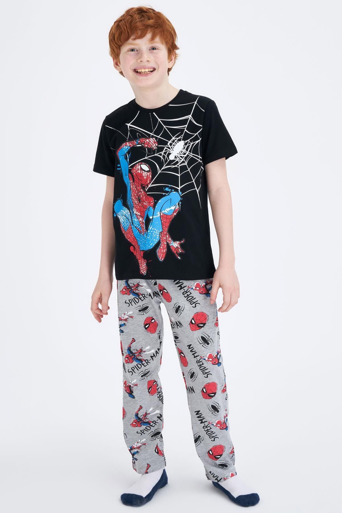 Defacto Beyaz Erkek Cocuk Kral Sakir Lisansli Pijama Takimi Trendyol