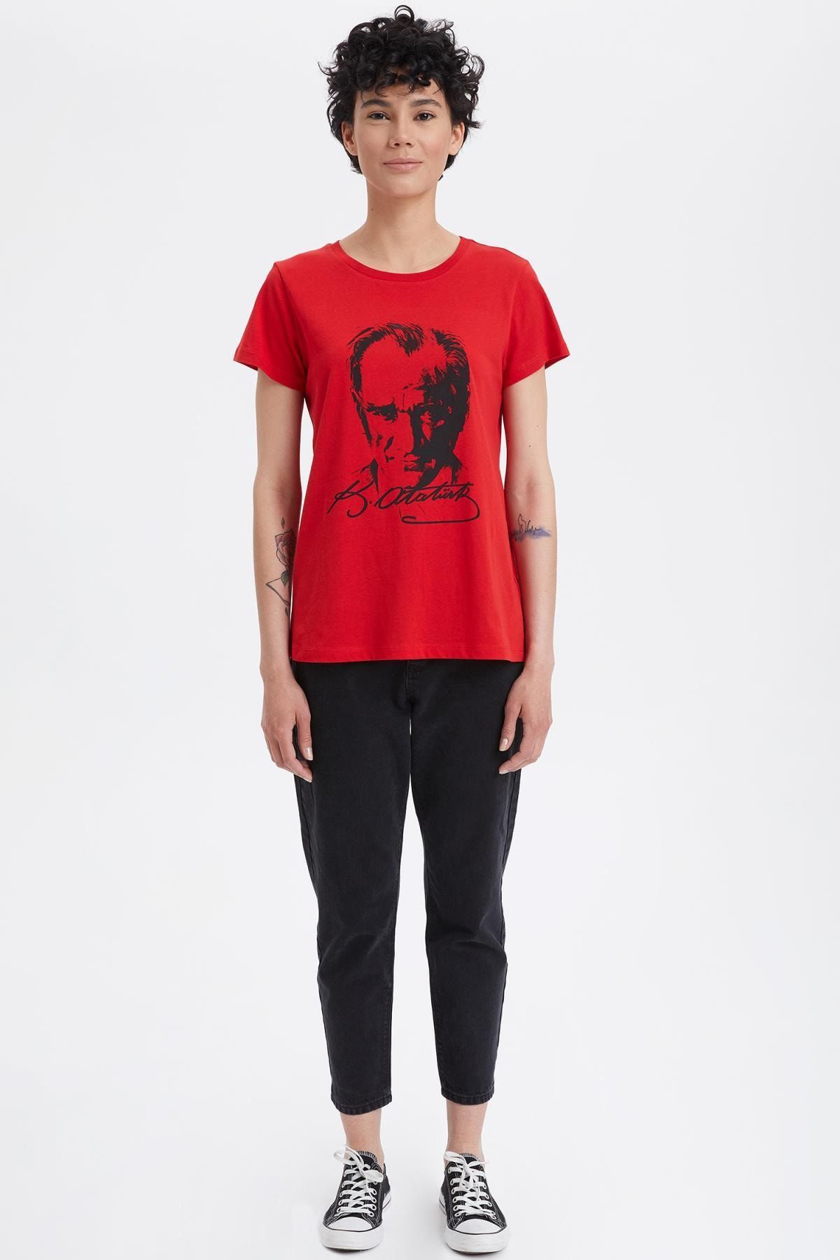Defacto Kadin Kirmizi Ataturk Baskili Kisa Kollu T Shirt Trendyol
