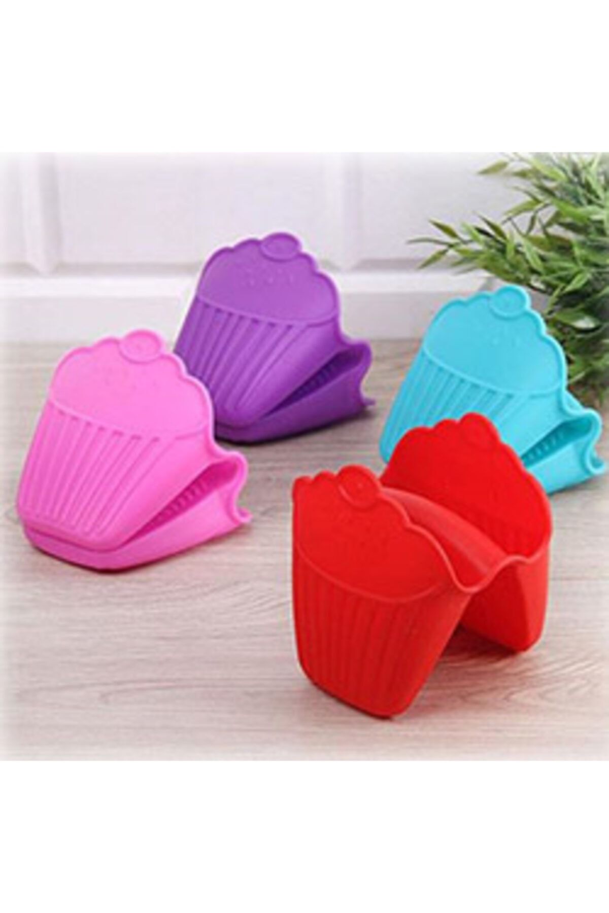Carneil-Cupcake Patterned Silicone Oven Glove Assortment 2