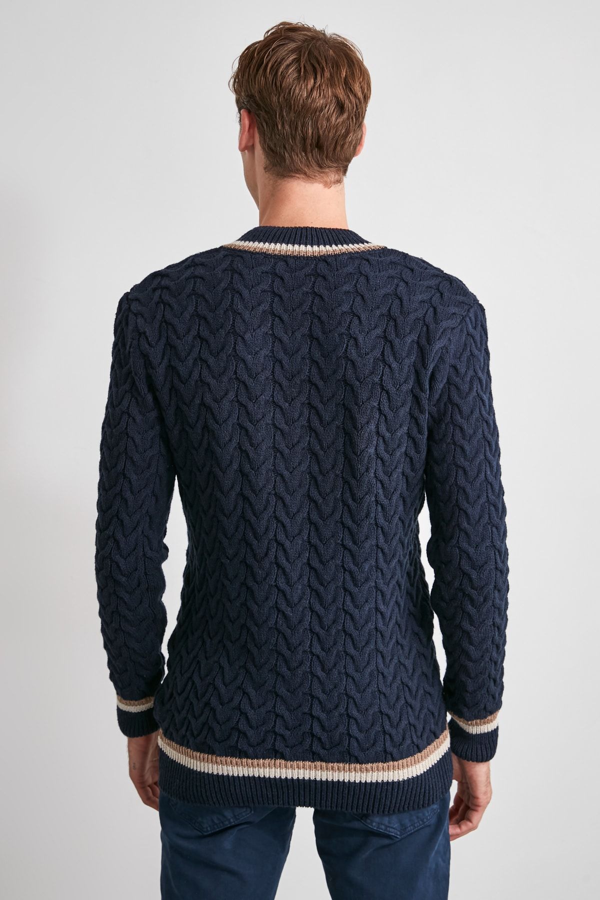 Trendyol Collection-Granatowy, dzianinowy sweter z dekoltem w kształcie litery V - TMNAW21KZ0403 5