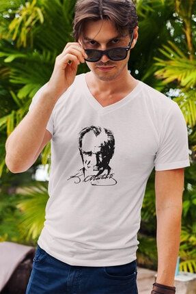 Erkek Beyaz Atatürk Portresi Pamuklu V Yaka Tişört A0162EVYT