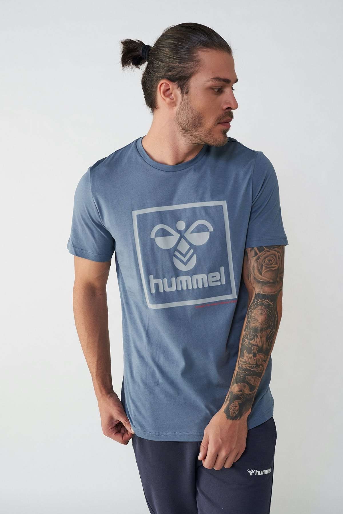 تی شرت آستین کوتاه ایسام سرمه ای هومل Hummel (برند دانمارک)