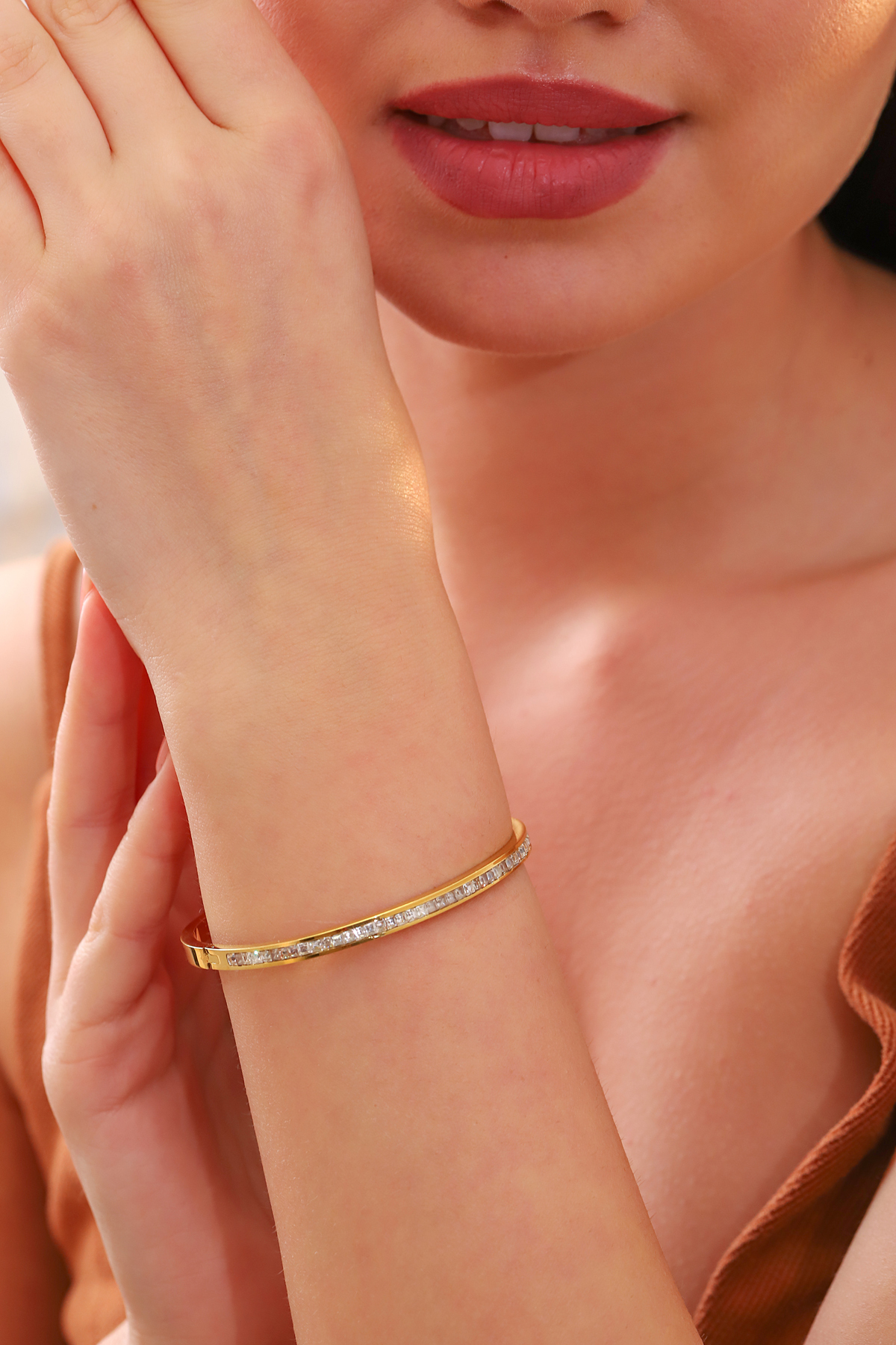 Callisto V2 Çelik Taşlı İnce Kelepçe Bileklik