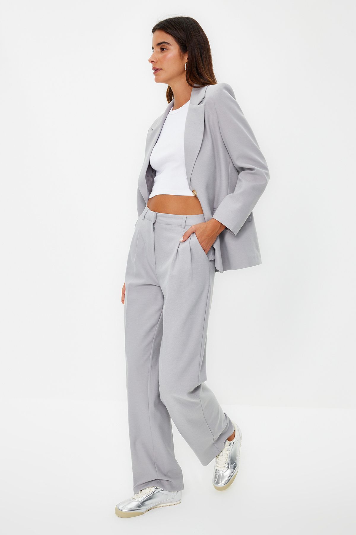 Trendyol Collection-Graue, gerade geschnittene, plissierte Webhose in limitierter Auflage TWOAW23PL00401 8
