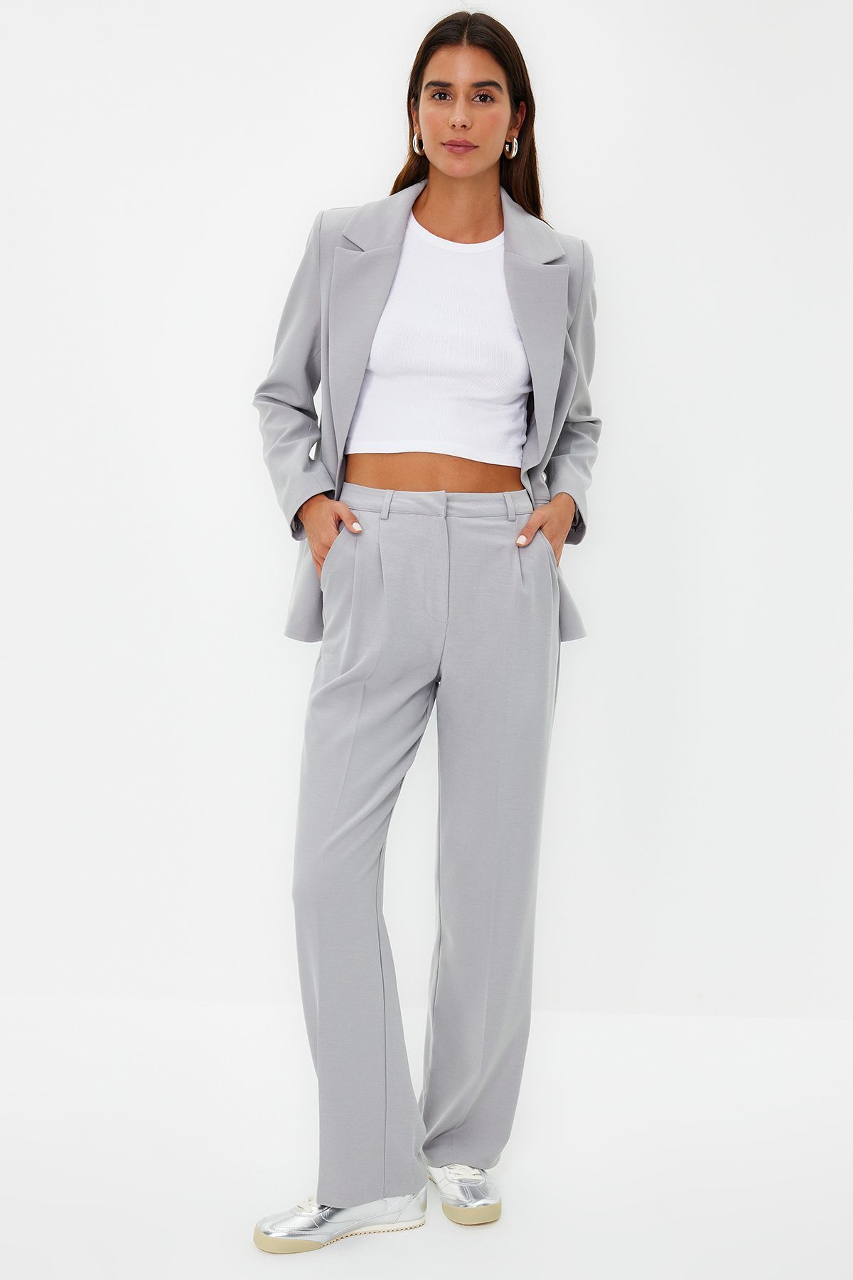Trendyol Collection-Graue, gerade geschnittene, plissierte Webhose in limitierter Auflage TWOAW23PL00401 7
