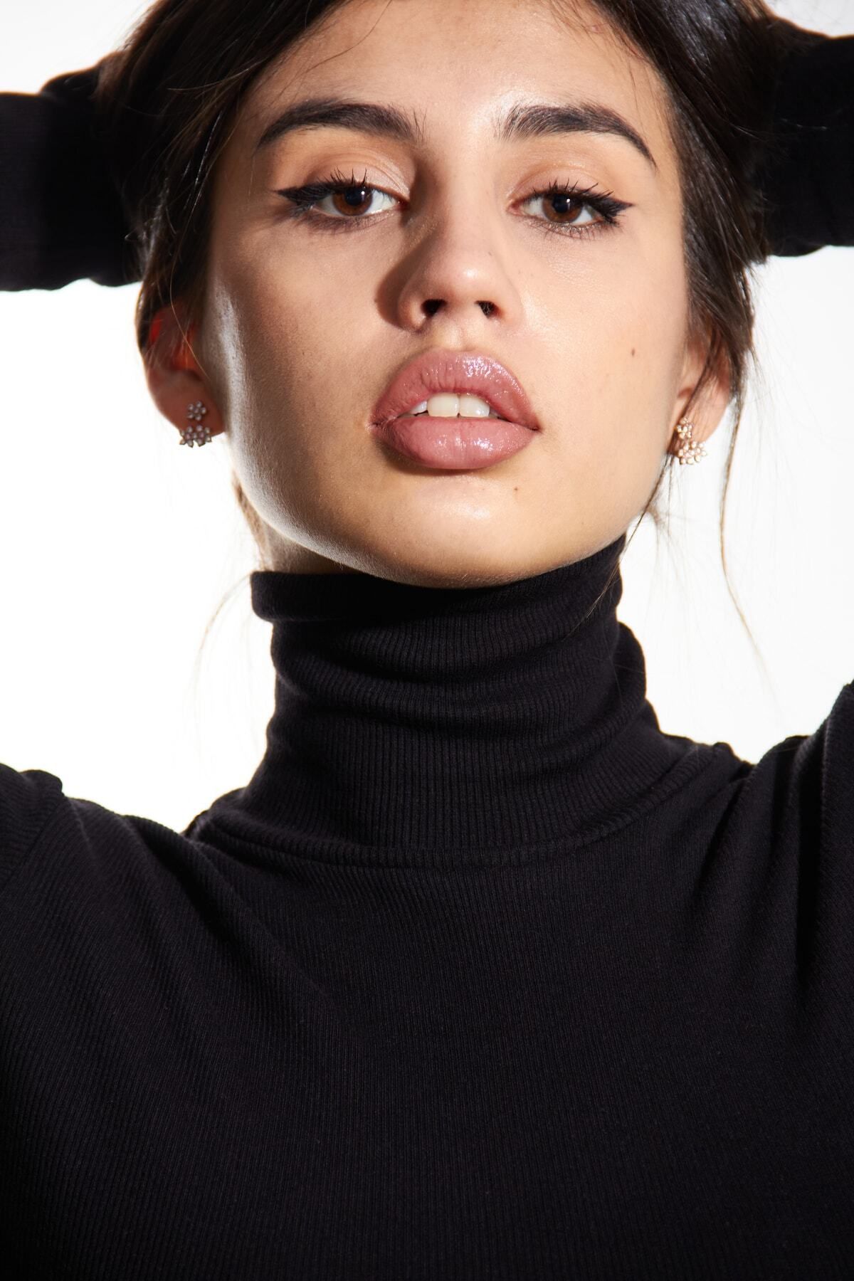 Alya clothing hotsell sweater