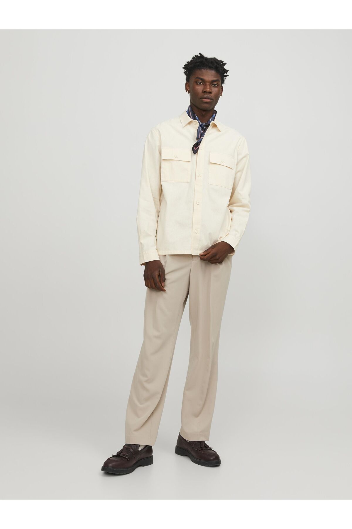 پیراهن جک اند جونز مردانه پنبه ای سفید کژوال / روزمره راسته Overshirt    بیسیک کژوال/روزمره | Jack & Jones 12248956 BD - تصویر 4