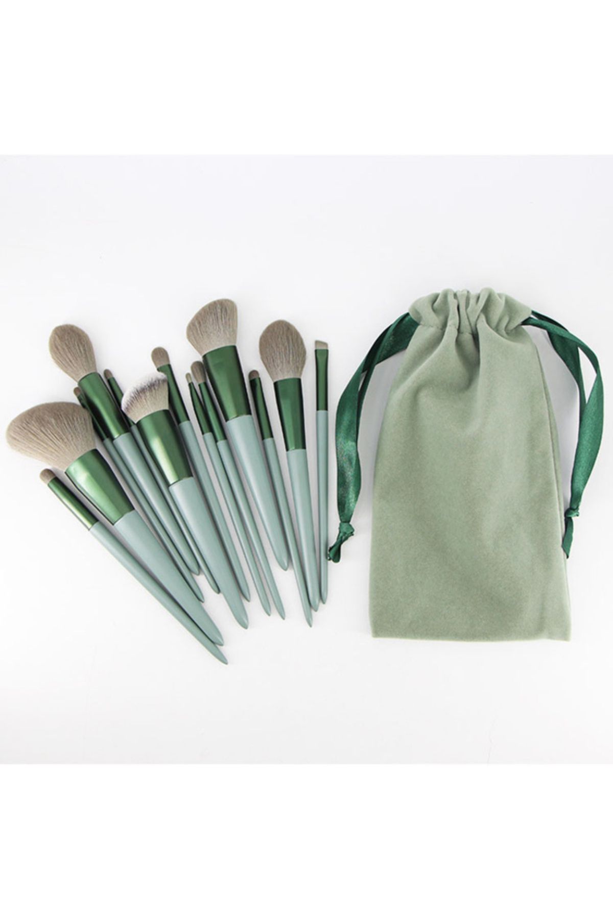 Nail Master Set De Pensule De Machiaj 13 Piese Cu Husă Specială - One Size