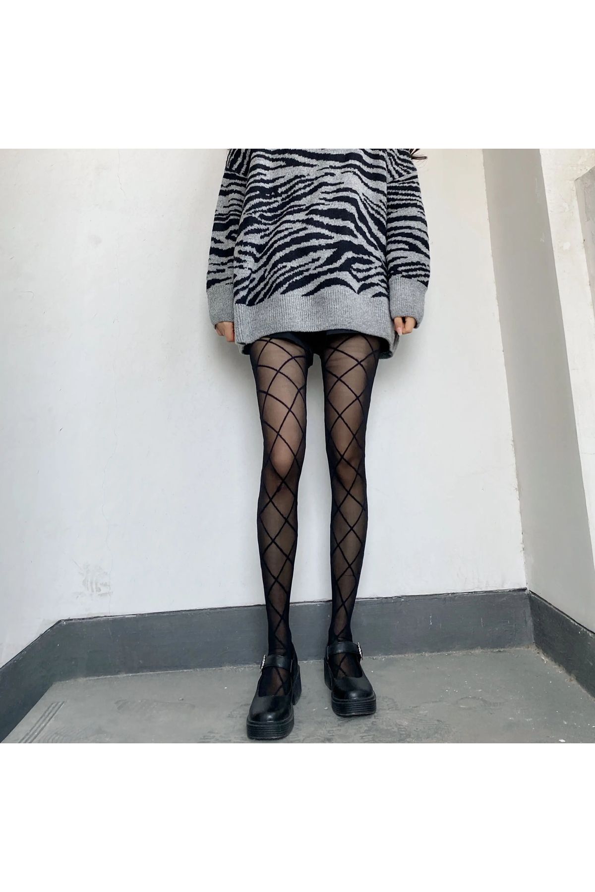 MİSTİRİK-Sorano Model AZRA Patterned Recovery Pantyhose Leak Resistant Black Color 5