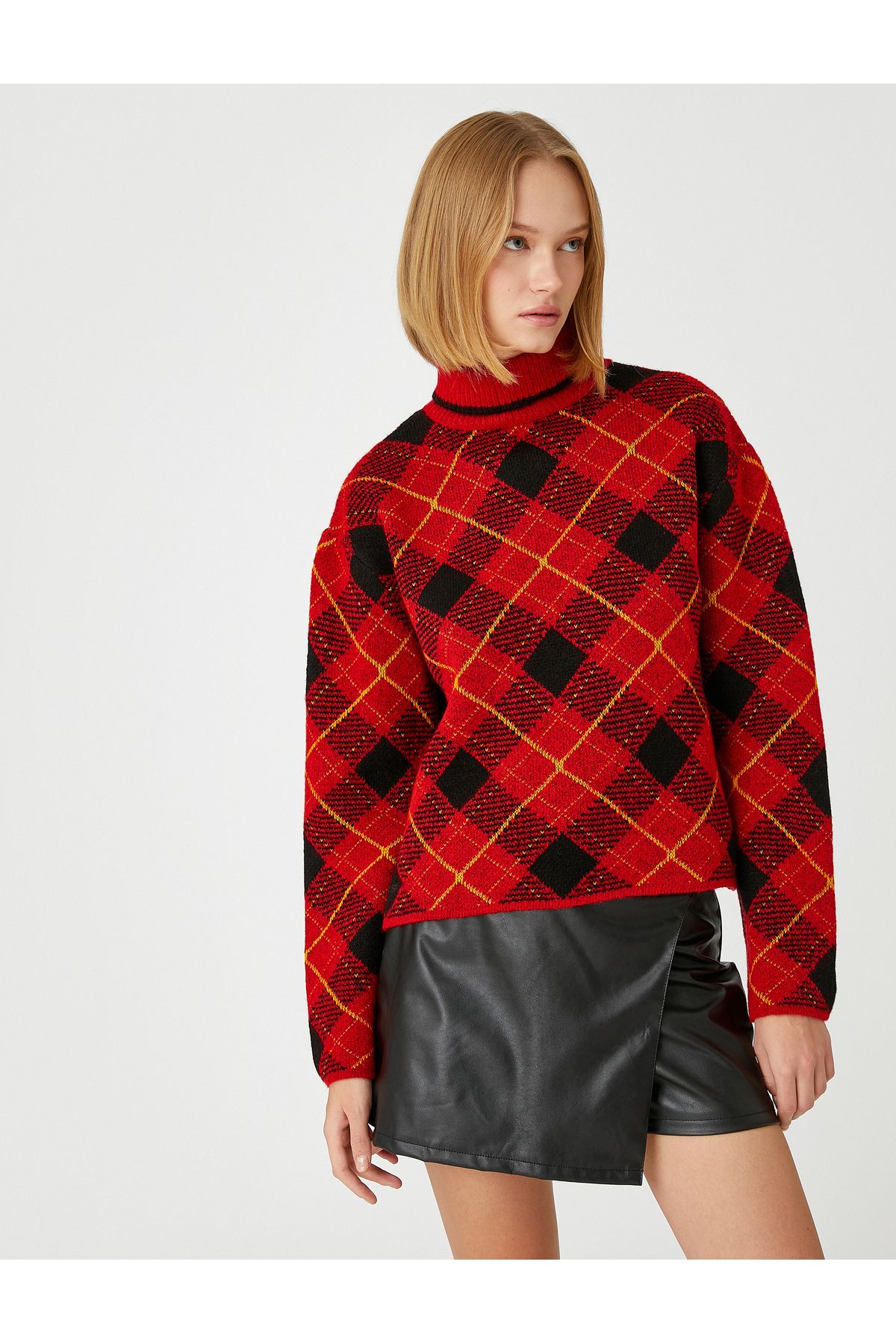 Koton-Rautengemusterter Rollkragenpullover aus Strick 3