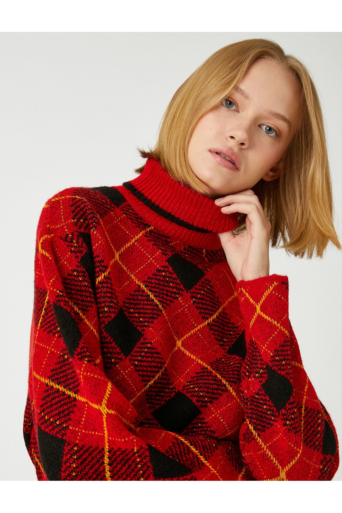 Koton-Rautengemusterter Rollkragenpullover aus Strick 2