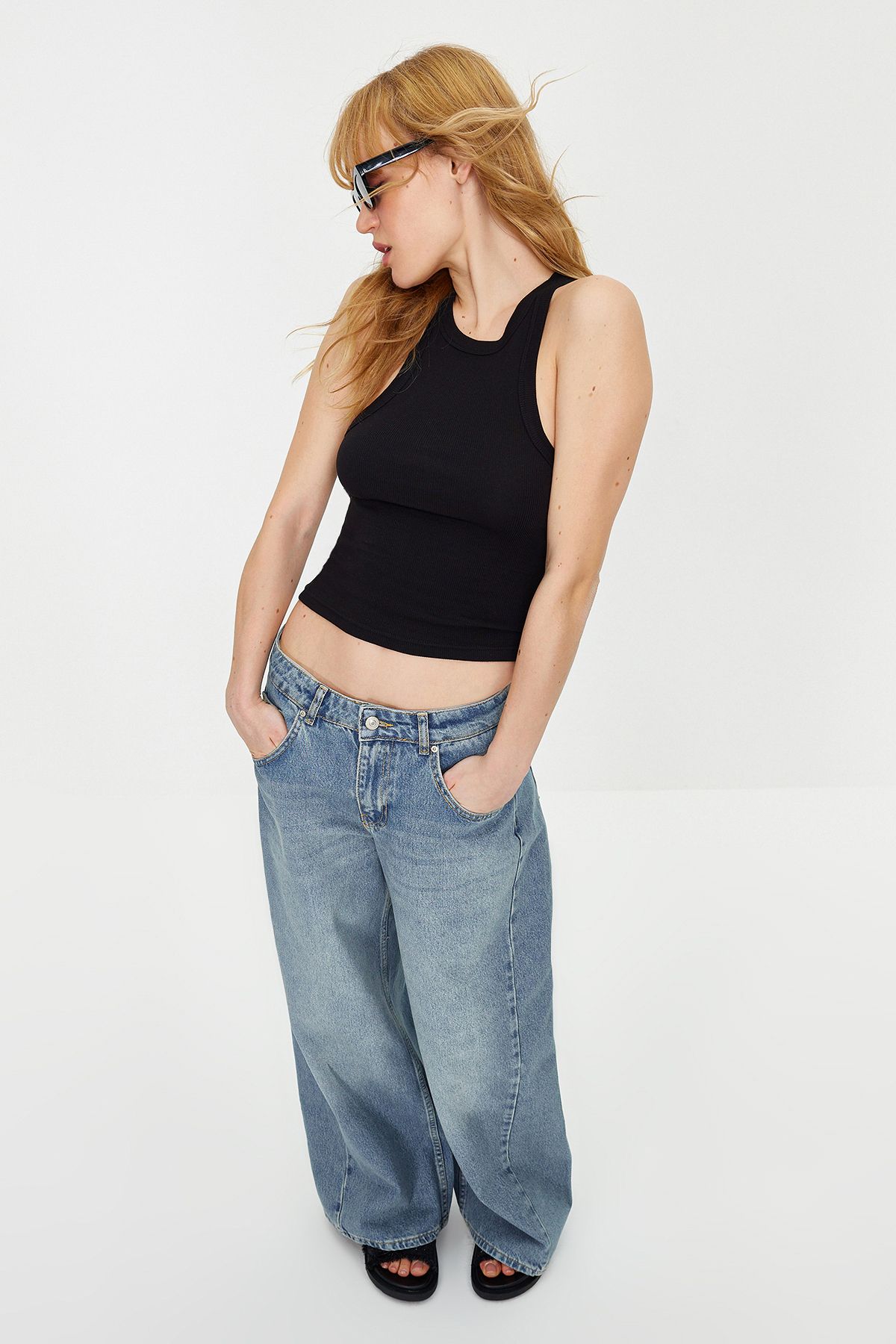 Trendyol Collection Czarny, Dopasowany Do Ciała, Regularny Rozmiar, Kołnierzyk Typu Halter, Prążkowany, Bawełniany, Elastyczny Podkoszulek Z Dzianiny