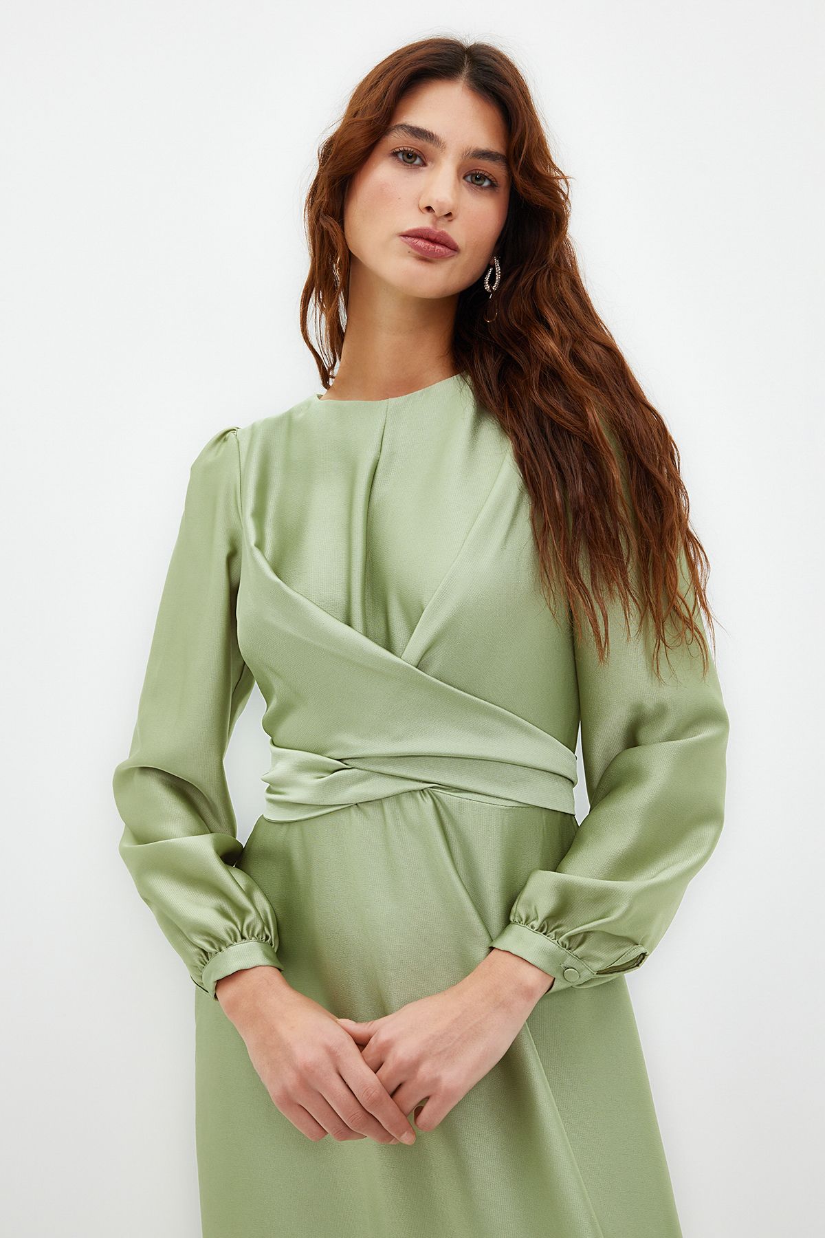 Trendyol Modest-فستان سهرة بتصميم صليب أخضر فاتح ومفصل من الساتان TCTAW22EB0105 3