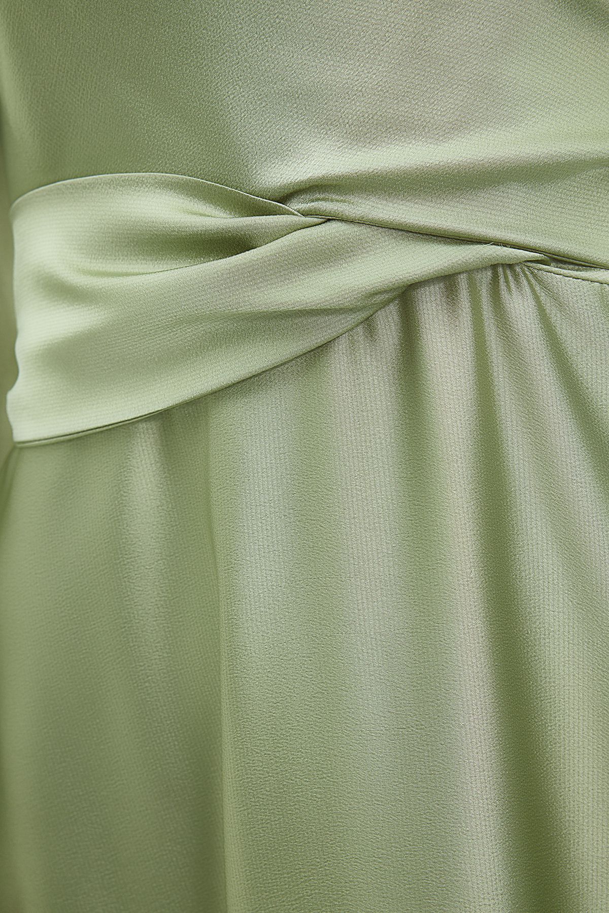 Trendyol Modest-فستان سهرة بتصميم صليب أخضر فاتح ومفصل من الساتان TCTAW22EB0105 5
