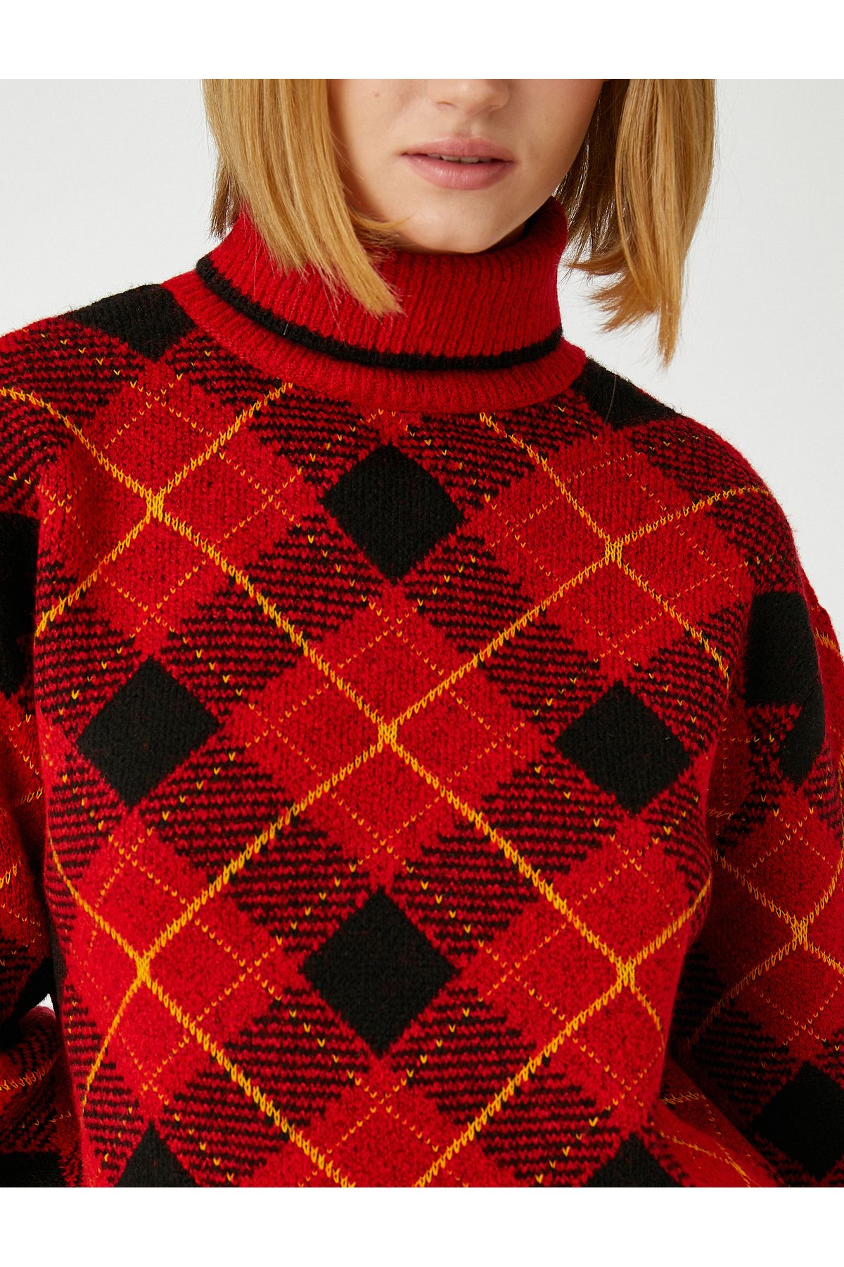 Koton-Rautengemusterter Rollkragenpullover aus Strick 5