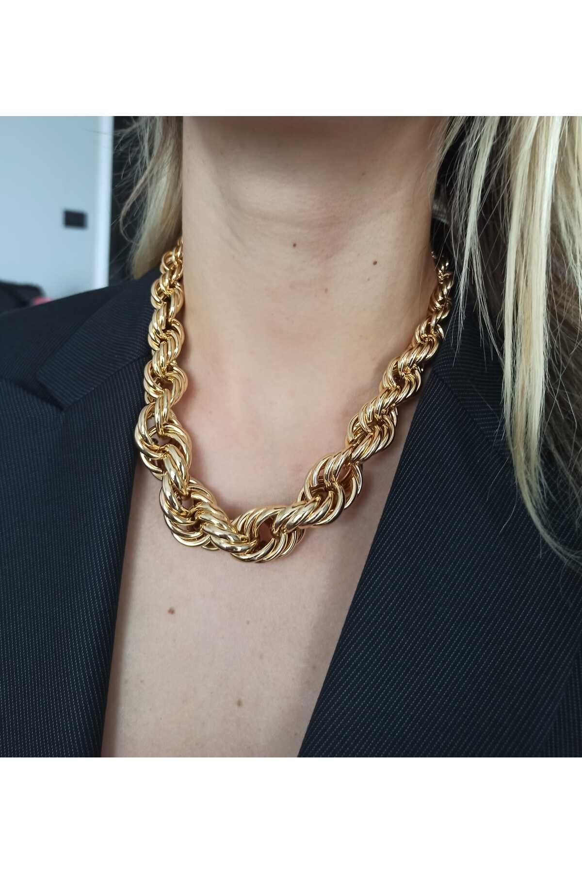 Simge Gümüş-Our Most Favorite Product Gold Twisted Gorgeous Necklace 1