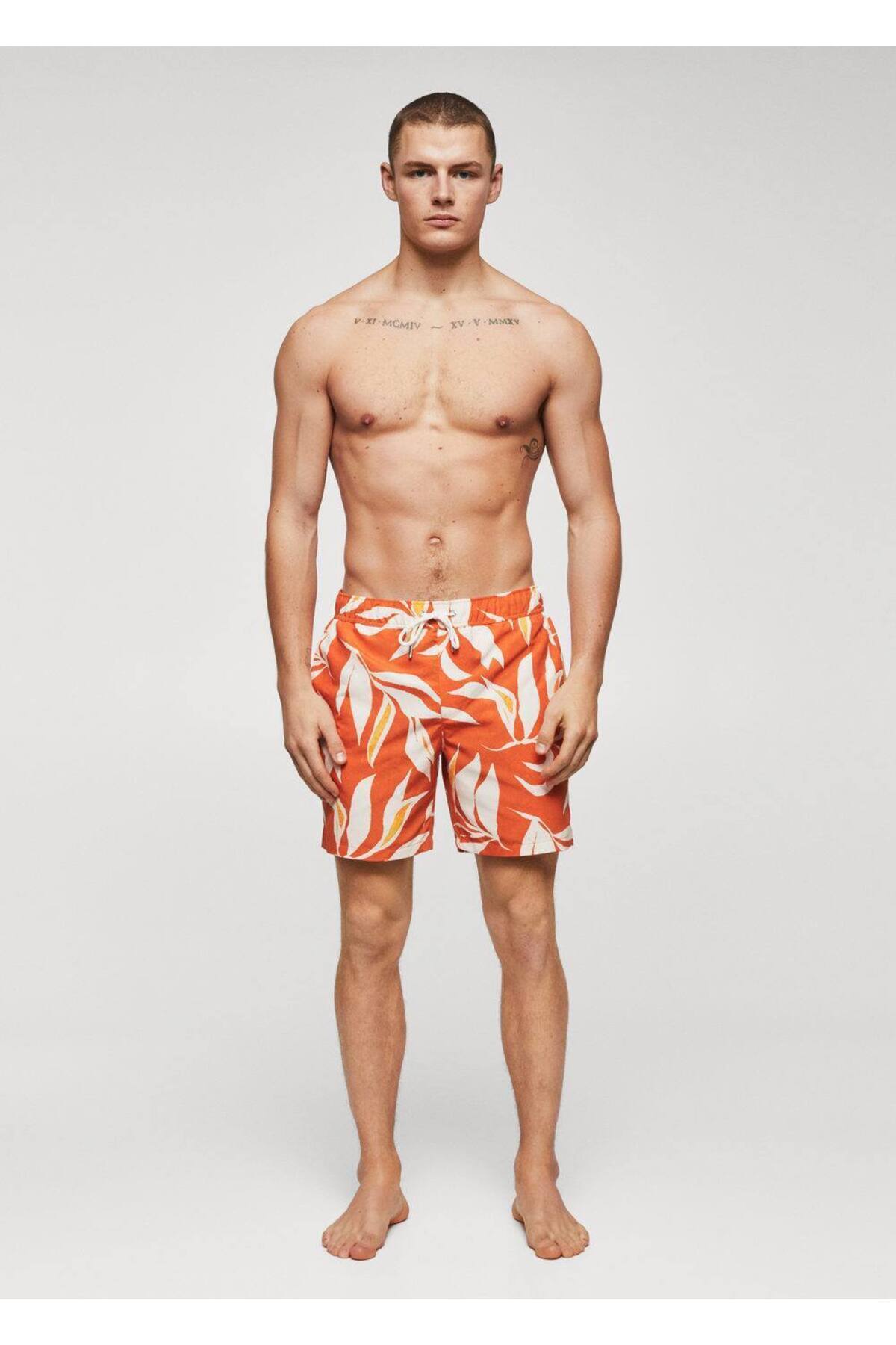 MANGO Man-Badeshorts mit tropischem Muster 5