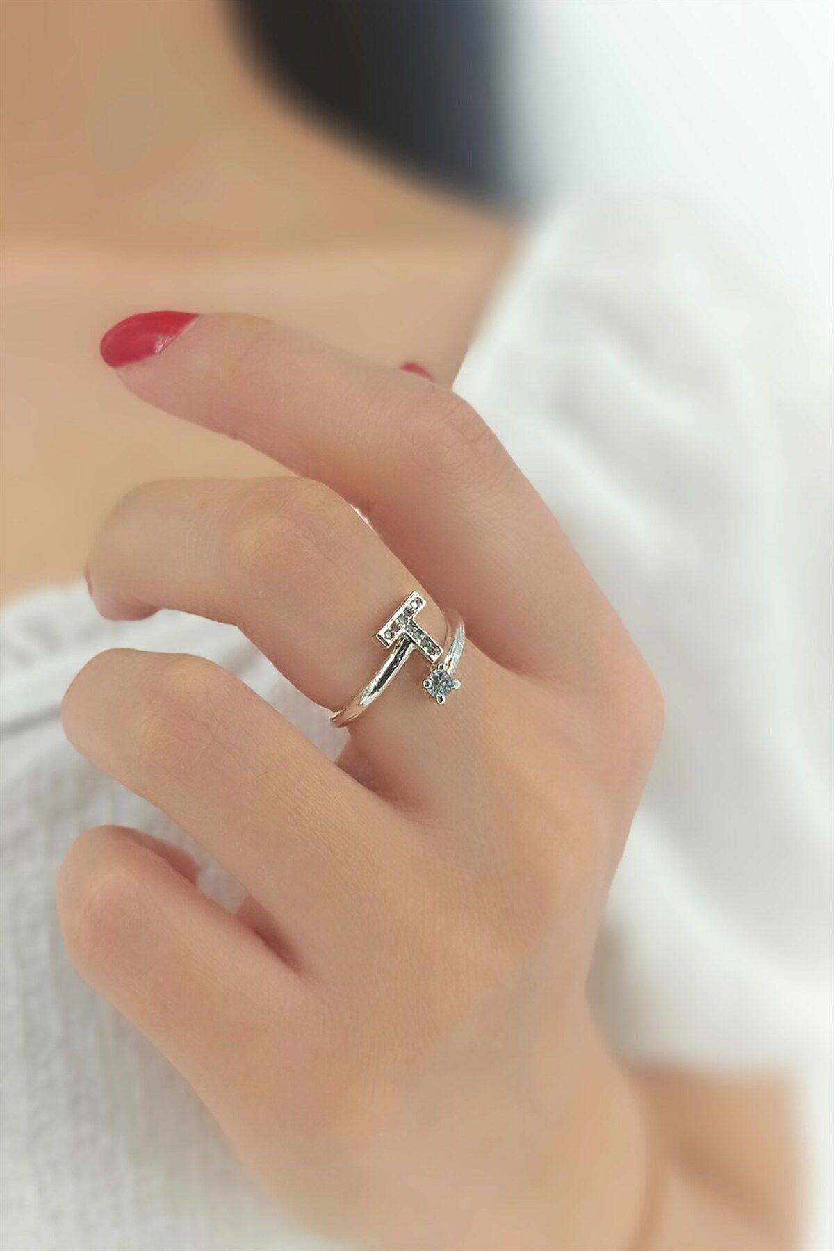 T letter ring top