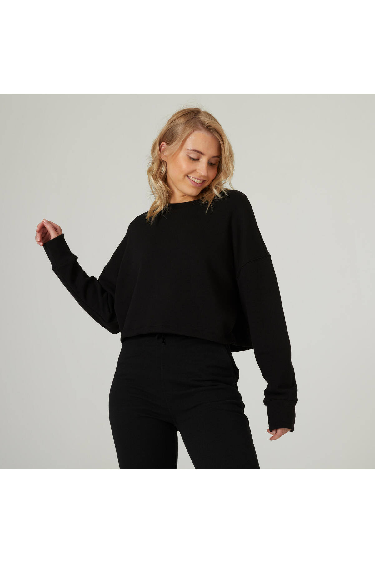Decathlon Kadın Siyah Crop Sweatshirt 520 - Fitness görsel 3
