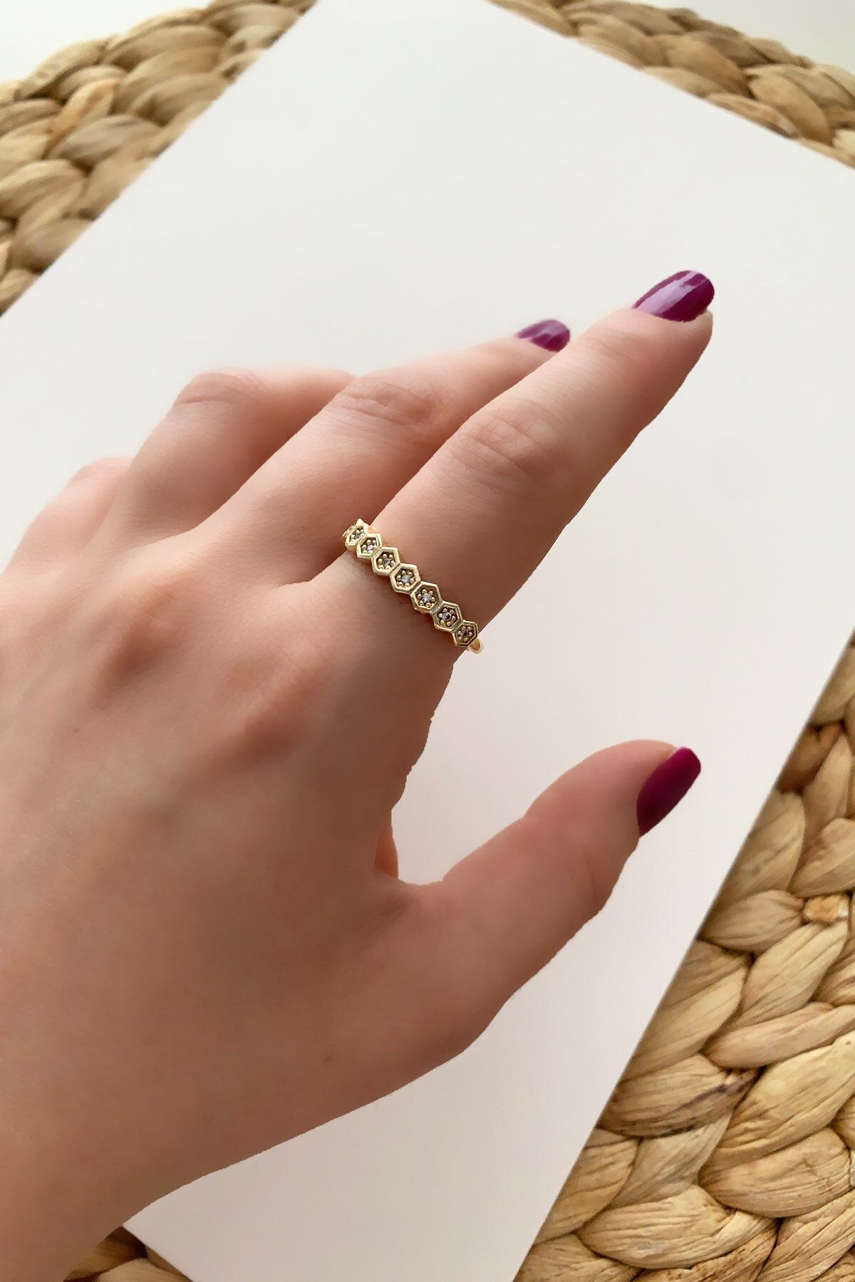 Linked love ring gold top