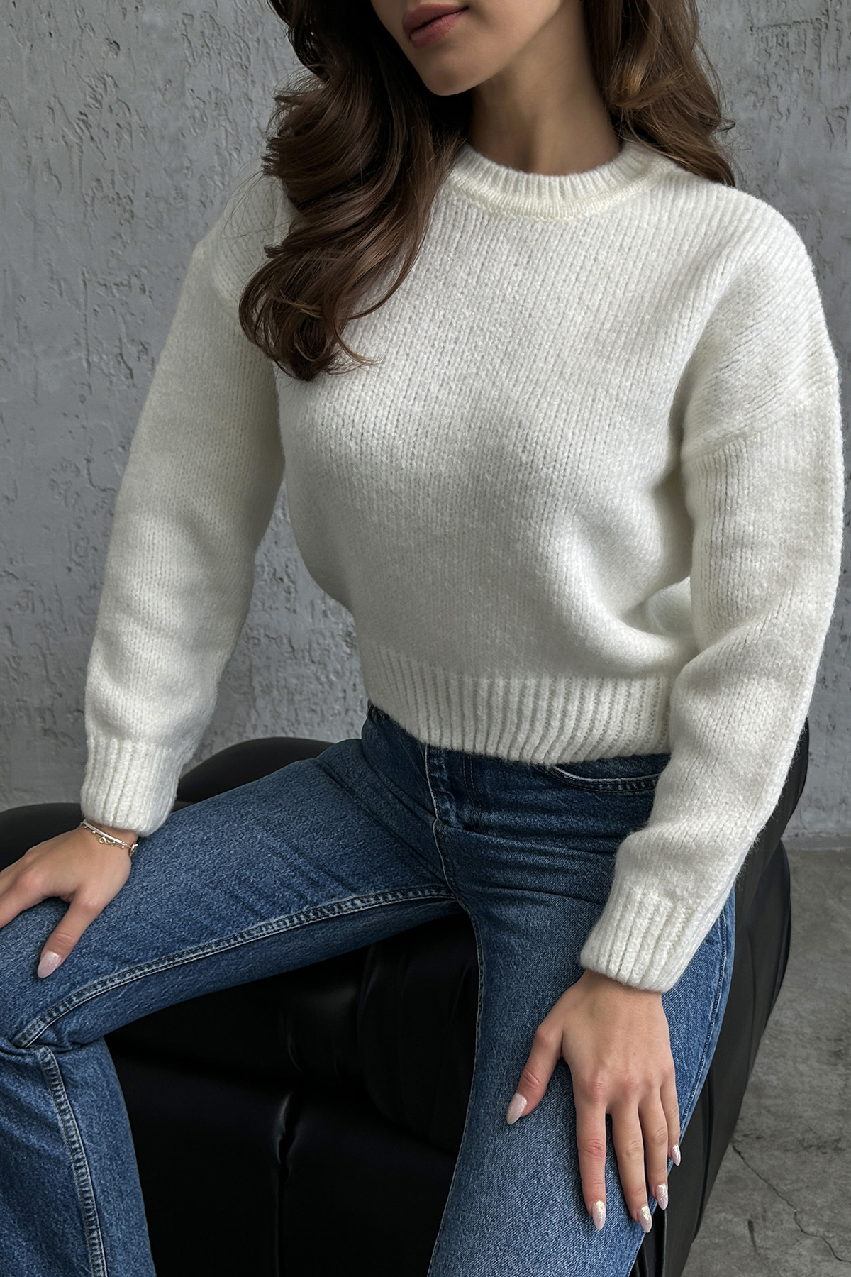 Azef  Yumuşak Dokulu Bisiklet Yaka Crop Triko Kazak - Görsel 4