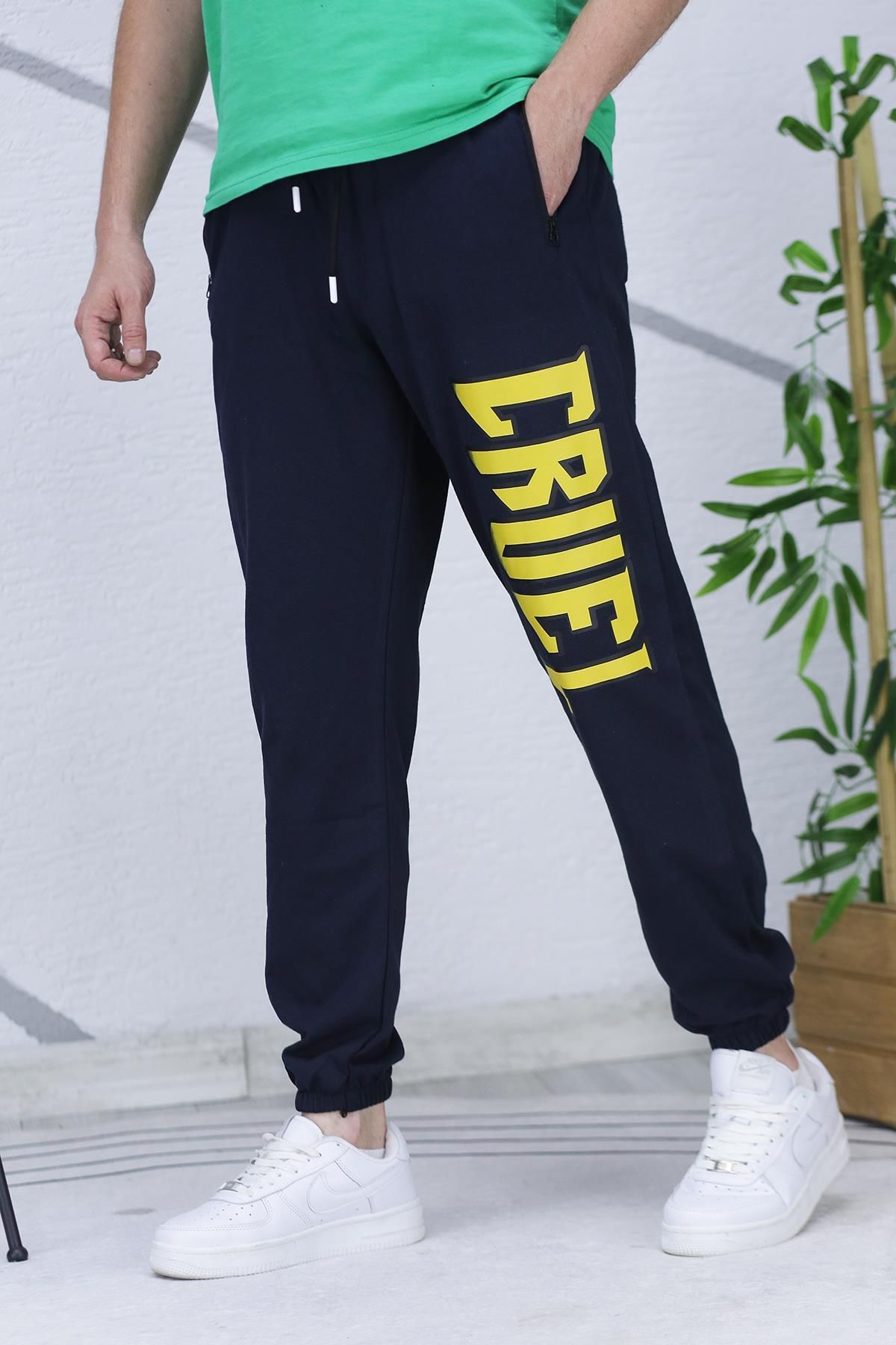 Thin tracksuit hotsell