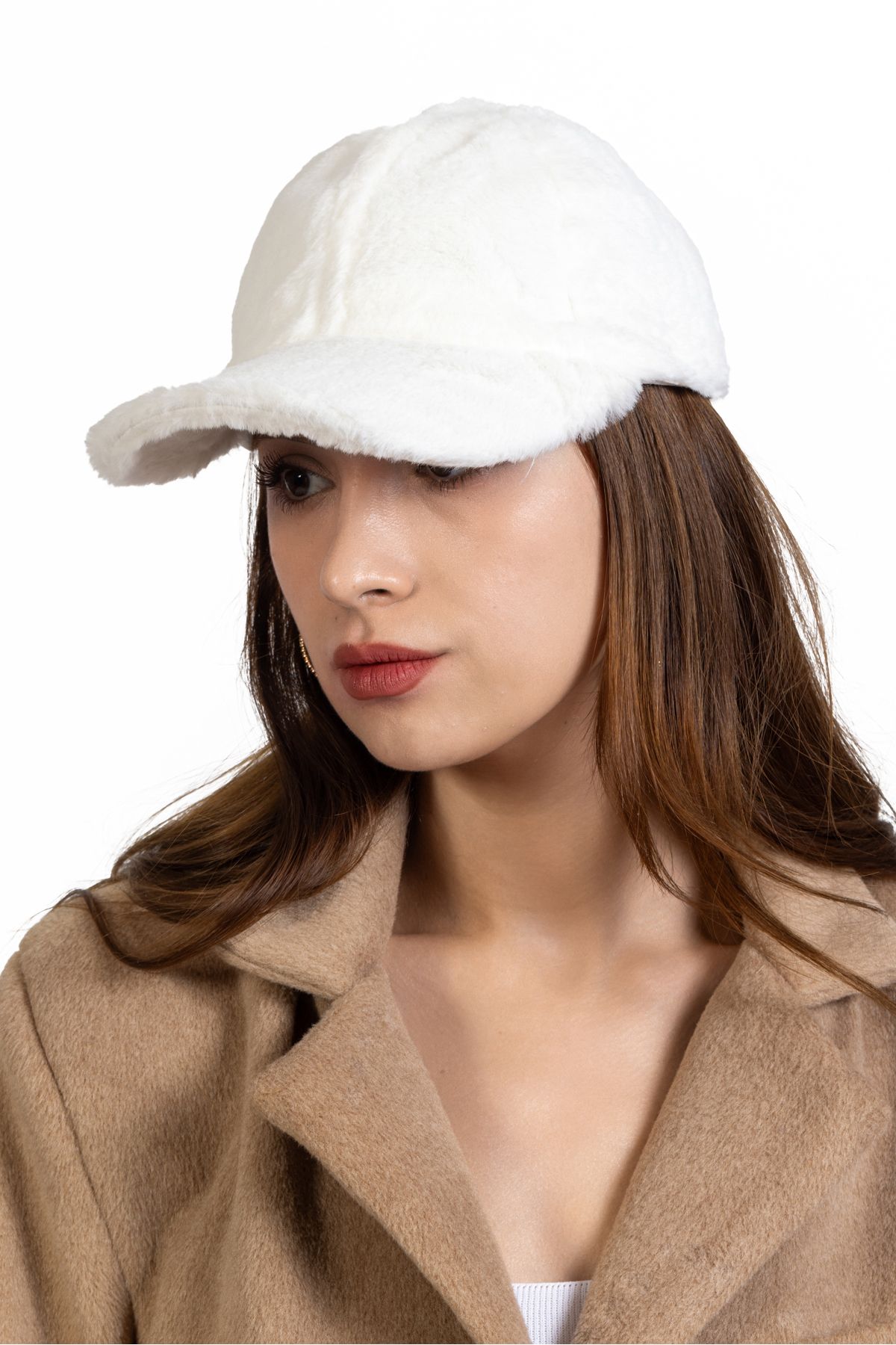 Yumuşak Tüylü Peluş Kışlık Kep Kadın Şapka Beyaz