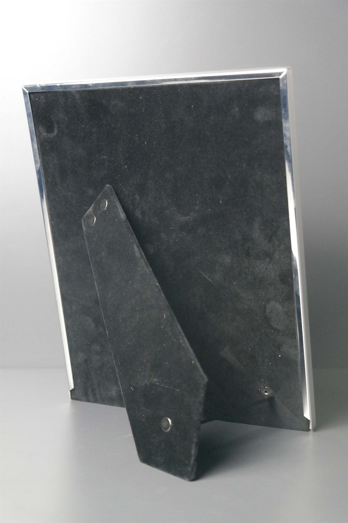 Joy Home-Silver Color Metal Surface Line Patterned Inner Layer Picture Frame Small 21*26 Cm 4